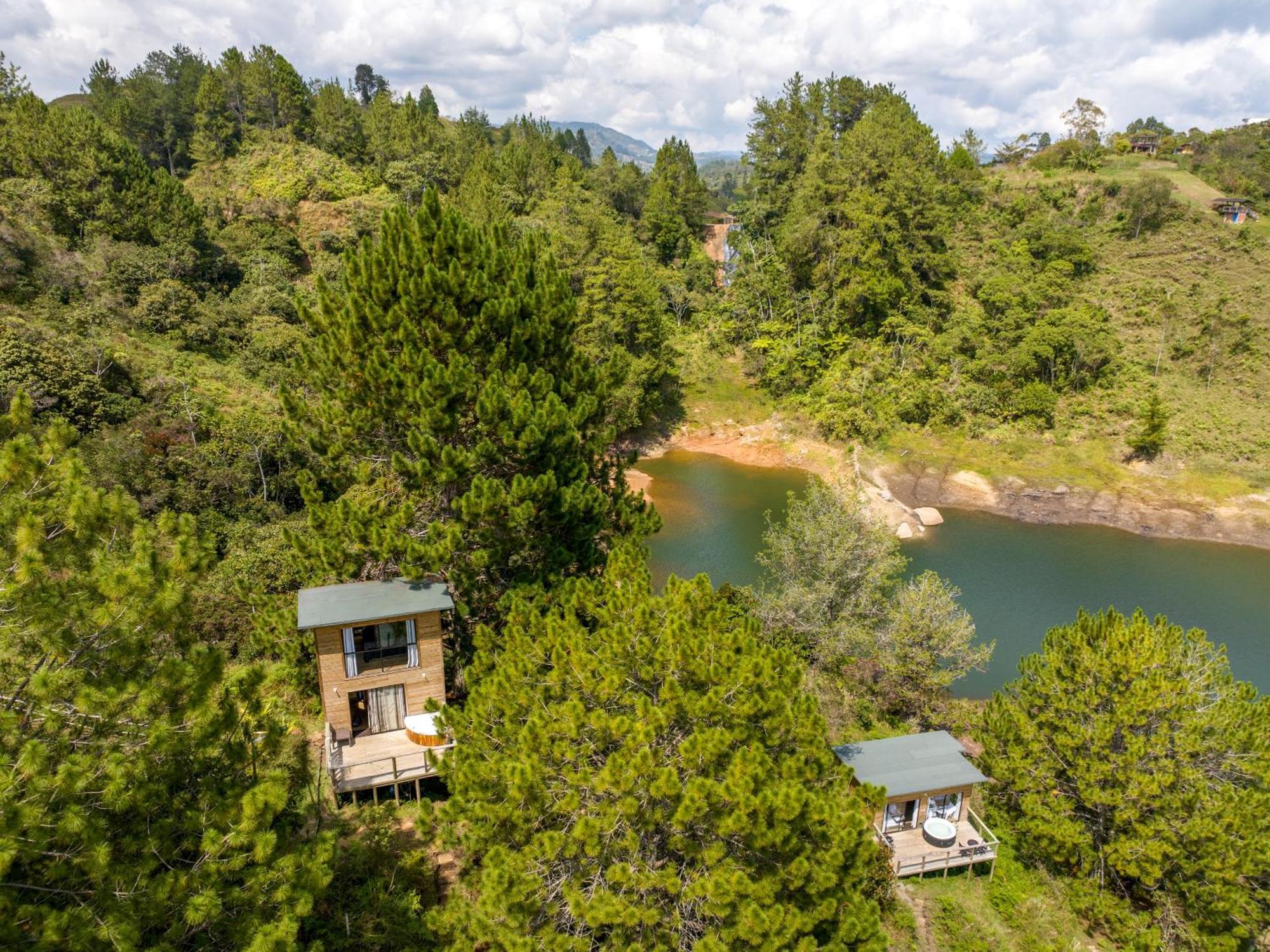 Cabanas Refugio Himalaya Guatapé Exterior photo