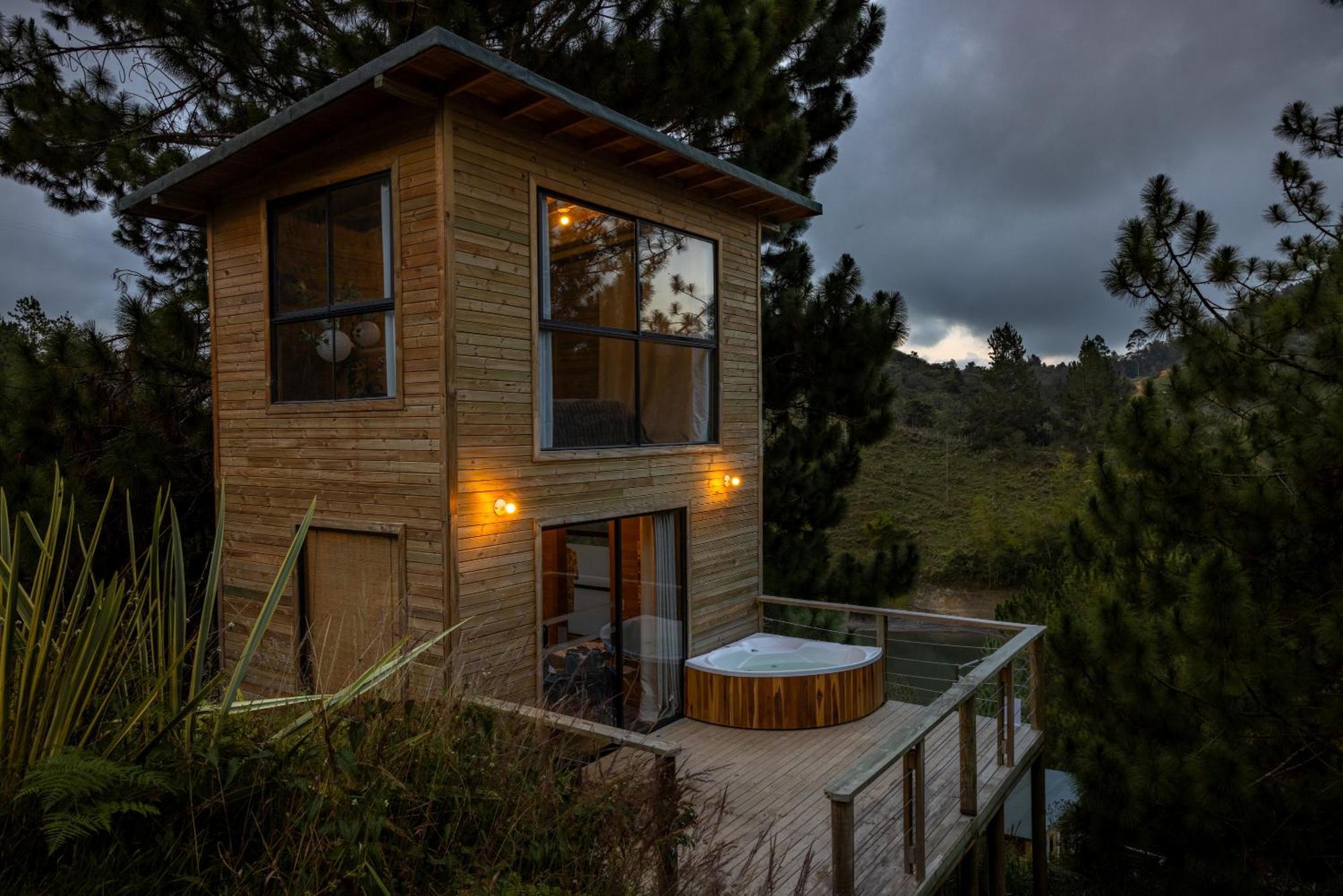 Cabanas Refugio Himalaya Guatapé Exterior photo