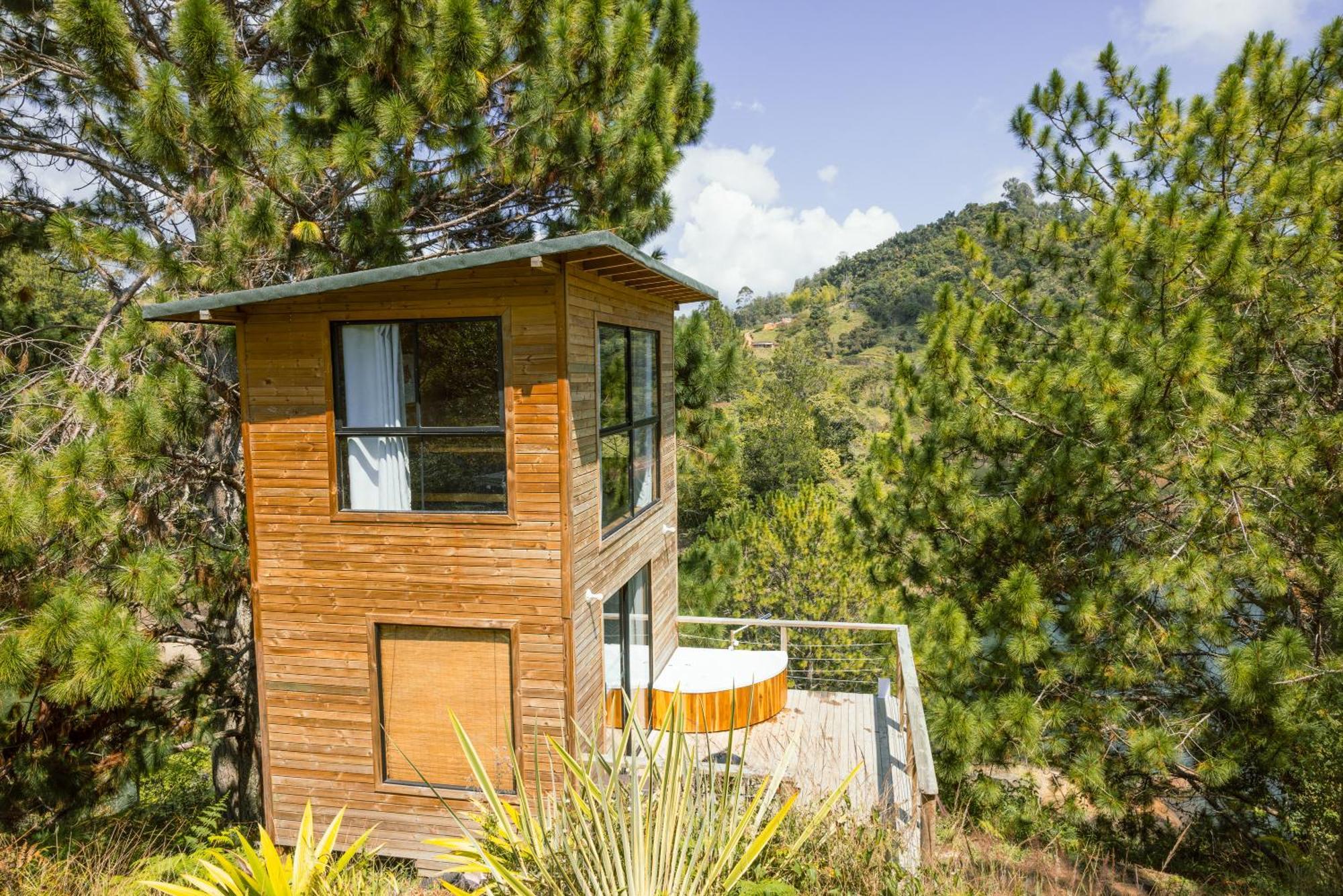 Cabanas Refugio Himalaya Guatapé Exterior photo