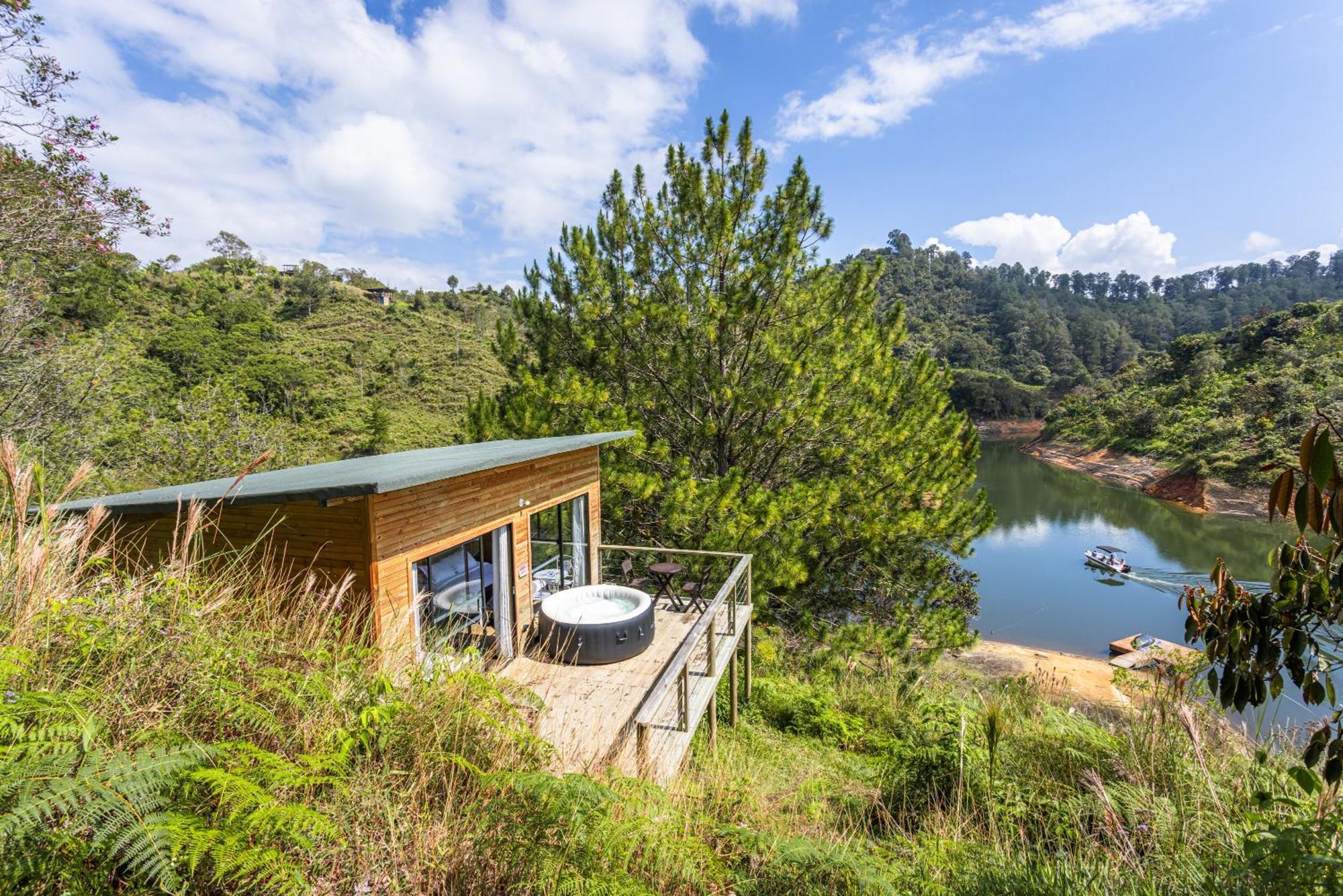 Cabanas Refugio Himalaya Guatapé Exterior photo